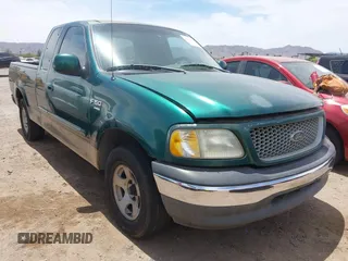 1999 Ford F-150 XL z VIN 1FTRX17L5XKA29212, wystawiony jako IAAI lot #42359916 z przebiegiem 131 137 mil mil oraz . Historia ofert i sprzedaży dostępna na DreamBid. Obrazek 1.