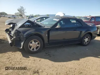2000 Ford Mustang z VIN 1FAFP4442YF105843, wystawiony jako Copart lot #51977385 z przebiegiem 176 981 mil mil oraz Szkoda całkowita • Salvage title. Historia ofert i sprzedaży dostępna na DreamBid. Obrazek 1.