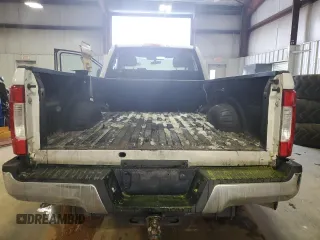 2018 Ford F-250 XL с VIN 1FTBF2A64JEB57475, выставлен на аукционе Copart как лот 45282165 с пробегом 120 022 миль миль и Списание • Salvage title. История ставок и продаж доступна на DreamBid. Изображение 10.