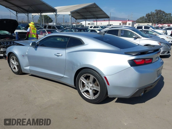 2017 Chevrolet Camaro 1LT z VIN 1G1FB1RS0H0146367, wystawiony jako IAAI lot #42343908 z przebiegiem 82 747 mil mil oraz . Historia ofert i sprzedaży dostępna na DreamBid. Obrazek 3.