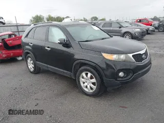 2011 Kia Sorento LX with VIN 5XYKT4A17BG075127, listed as a IAAI auction lot 41944643 with 123,785 mi miles. Bid and sale history available at carsss.com. Image 1.