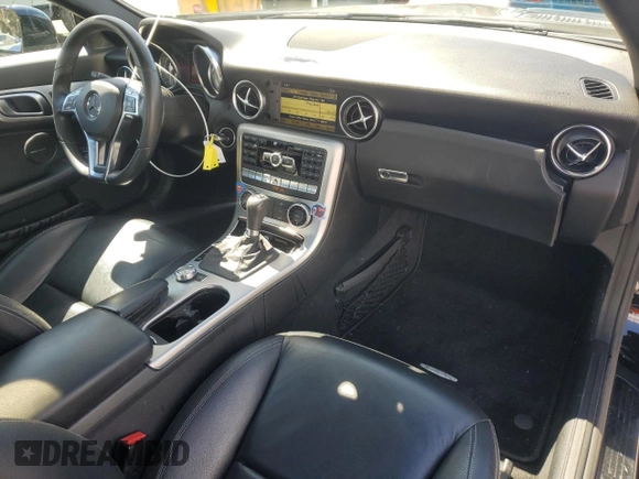 2012 Mercedes-Benz SLK 350 z VIN WDDPK5HA1CF033101, wystawiony jako Copart lot #49170935 z przebiegiem 46 342 mil mil oraz Szkoda całkowita • Salvage title. Historia ofert i sprzedaży dostępna na DreamBid. Obrazek 8.