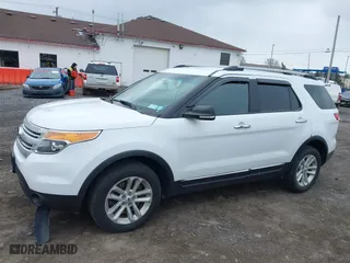 2014 Ford Explorer XLT with VIN 1FM5K8D87EGB54228, listed as a IAAI auction lot 41982245 with 172,827 mi miles. Bid and sale history available at carsss.com. Image 14.
