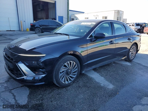 2025 Hyundai Sonata Hybrid SEL with VIN KMHL34JJ8SA103324, listed as a Copart auction lot 48302085 with 9,192 mi miles and Clean Title. Bid and sale history available at carsss.com. Image 1.