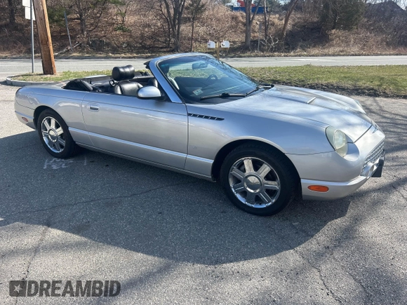 2004 Ford Thunderbird Deluxe z VIN 1FAHP60A84Y104095, wystawiony jako IAAI lot #41872502 z przebiegiem 116 642 mil mil oraz . Historia ofert i sprzedaży dostępna na DreamBid. Obrazek 1.