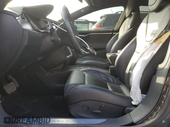 2017 Tesla Model S 100D z VIN 5YJSA1E27HF206144, wystawiony jako Copart lot #87453654 z przebiegiem Nie podano mil oraz Szkoda całkowita • Salvage title. Historia ofert i sprzedaży dostępna na DreamBid. Obrazek 7.