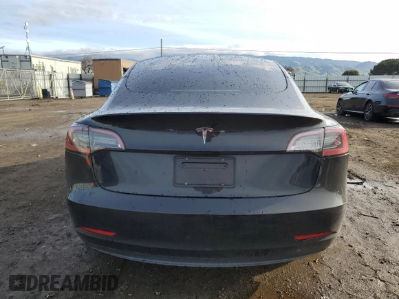 2023 Tesla Model 3 z VIN 5YJ3E1EA5PF695044, wystawiony jako Copart lot #45182665 z przebiegiem 21 104 mil mil oraz Szkoda całkowita • Salvage title. Historia ofert i sprzedaży dostępna na DreamBid. Obrazek 6.