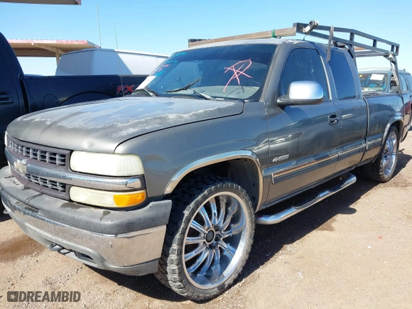 2002 Chevrolet Silverado 1500 LT with VIN 2GCEK19T221313531, listed as a IAAI auction lot 41563814 with 205,633 mi miles. Bid and sale history available at carsss.com. Image 2.