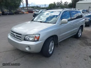 2006 Toyota Highlander w/3rd Row with VIN JTEDP21A060104055, listed as a IAAI auction lot 41786954 with 131,160 mi miles. Bid and sale history available at carsss.com. Image 2.