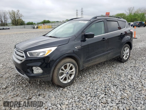 2018 Ford Escape SE z VIN 1FMCU9GD8JUA89756, wystawiony jako Copart lot #55978345 z przebiegiem 115 089 mil mil oraz Tytuł czysty. Historia ofert i sprzedaży dostępna na DreamBid. Obrazek 1.