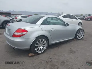 2006 Mercedes-Benz SLK 350 with VIN WDBWK56F66F096640, listed as a IAAI auction lot 42375574 with 88,657 mi miles and . Bid and sale history available at DreamBid. Image 4.