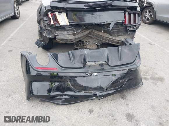 2015 Ford Mustang GT Premium z VIN 1FATP8FF8F5327105, wystawiony jako IAAI lot #42193645 z przebiegiem 105 347 mil mil oraz . Historia ofert i sprzedaży dostępna na DreamBid. Obrazek 12.