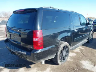 2008 Chevrolet Suburban Commercial with VIN 1GNFK16338J235887, listed as a IAAI auction lot 41371263 with 200,049 mi miles. Bid and sale history available at carsss.com. Image 4.