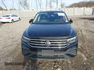 2022 Volkswagen Tiguan SE with VIN 3VV3B7AX8NM163352, listed as a IAAI auction lot 40946586 with 27,847 mi miles and . Bid and sale history available at DreamBid. Image 13.