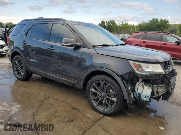 2017 Ford Explorer XLT z VIN 1FM5K8D85HGA93482, wystawiony jako Copart lot #61413425 z przebiegiem 149 014 mil mil oraz Szkoda całkowita • Salvage title. Historia ofert i sprzedaży dostępna na DreamBid. Obrazek 4.