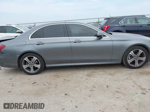 2018 Mercedes-Benz E 300 with VIN WDDZF4JB7JA357139, listed as a IAAI auction lot 42065511 with 54,812 mi miles and . Bid and sale history available at DreamBid. Image 13.