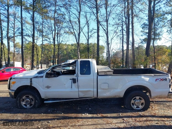 2015 Ford Super Duty F-250 SRW XLT with VIN 1FT7X2BT2FED37097, listed as a IAAI auction lot 41084977 with 224,317 mi miles. Bid and sale history available at carsss.com. Image 15.