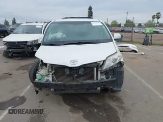 2014 Toyota Sienna Ltd with VIN 5TDDK3DC0ES090319, listed as a IAAI auction lot 41778096 with 171,953 mi miles. Bid and sale history available at carsss.com. Image 13.