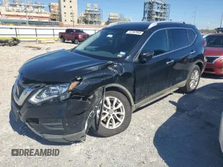 2018 Nissan Rogue SV z VIN KNMAT2MV8JP581561, wystawiony jako Copart lot #47267945 z przebiegiem 105 130 mil mil oraz Szkoda całkowita • Salvage title. Historia ofert i sprzedaży dostępna na DreamBid. Obrazek 1.