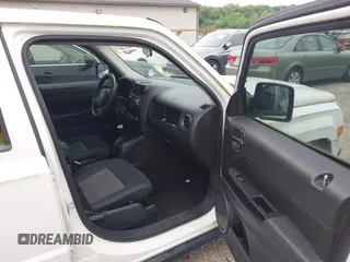 2012 Jeep Patriot Sport with VIN 1C4NJRBB4CD537389, listed as a IAAI auction lot 42462748 with 179,558 mi miles and . Bid and sale history available at DreamBid. Image 5.