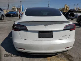 2021 Tesla Model 3 Performance z VIN 5YJ3E1EC1MF075451, wystawiony jako Copart lot #60354235 z przebiegiem 52 662 mil mil oraz Szkoda całkowita • Salvage title. Historia ofert i sprzedaży dostępna na DreamBid. Obrazek 6.