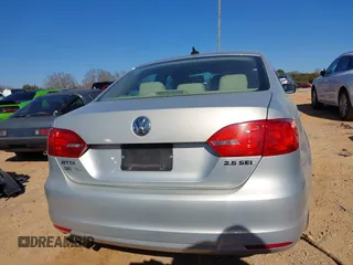 2011 Volkswagen Jetta SEL with VIN 3VWLX7AJ6BM330148, listed as a IAAI auction lot 41663551 with 128,673 mi miles and . Bid and sale history available at DreamBid. Image 15.