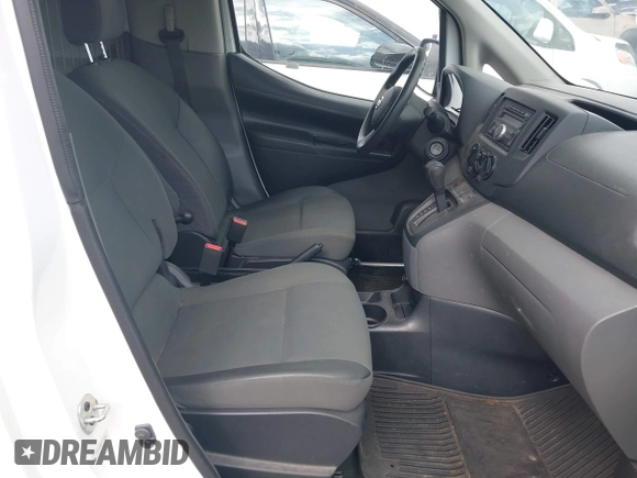 2015 Nissan NV200 SV with VIN 3N6CM0KN0FK728958, listed as a IAAI auction lot 41938350 with 192,240 mi miles. Bid and sale history available at carsss.com. Image 5.