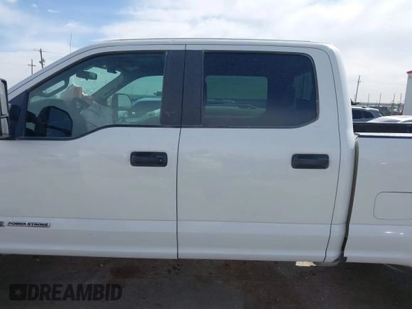 2018 Ford F-250 XL z VIN 1FT7W2BT5JEB49461, wystawiony jako IAAI lot #41773619 z przebiegiem 279 815 mil mil oraz . Historia ofert i sprzedaży dostępna na DreamBid. Obrazek 14.