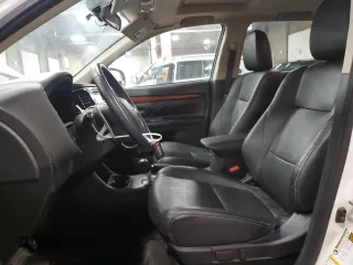 2015 Mitsubishi Outlander GT z VIN JA4JZ4AXXFZ013771, wystawiony jako Copart lot #60136855 z przebiegiem 175 489 mil mil oraz Szkoda całkowita • Salvage title. Historia ofert i sprzedaży dostępna na DreamBid. Obrazek 7.