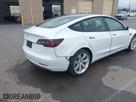 2023 Tesla Model 3 z VIN 5YJ3E1EA8PF437584, wystawiony jako IAAI lot #42112679 z przebiegiem 52 574 mil mil oraz . Historia ofert i sprzedaży dostępna na DreamBid. Obrazek 6.