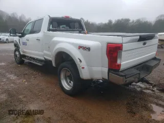 2019 Ford F-450 XL with VIN 1FT8W4DTXKEE61368, listed as a Copart auction lot 82615774 with Not Provided miles and Salvage Title. Bid and sale history available at carsss.com. Image 2.
