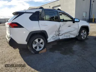 2019 Toyota RAV4 XLE with VIN 2T3W1RFV8KC028630, listed as a Copart auction lot 49307165 with 32,043 mi miles and Salvage Title. Bid and sale history available at DreamBid. Image 3.
