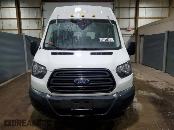 2018 Ford Transit Passenger XL with VIN 1FBVU4XM2JKA03650, listed as a Copart auction lot 46547195 with 108,821 mi miles and Salvage Title. Bid and sale history available at DreamBid. Image 5.