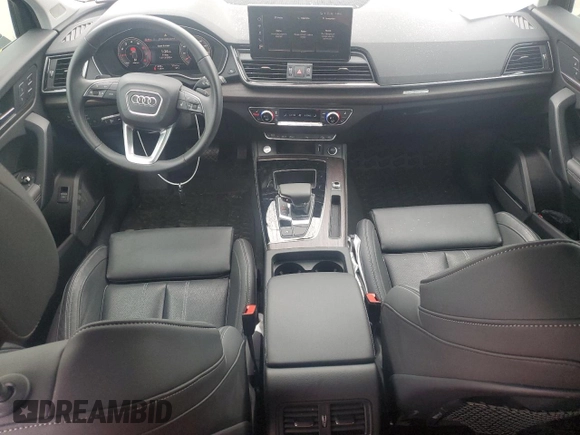 2024 Audi Q5 Premium Plus z VIN WA1BBAFY1R2000476, wystawiony jako Copart lot #84108294 z przebiegiem 11 209 mil mil oraz Szkoda całkowita • Salvage title. Historia ofert i sprzedaży dostępna na DreamBid. Obrazek 8.