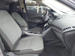 2016 Ford Escape SE with VIN 1FMCU9G94GUC06902, listed as a IAAI auction lot 41432640 with 200,575 mi miles. Bid and sale history available at carsss.com. Image 5.