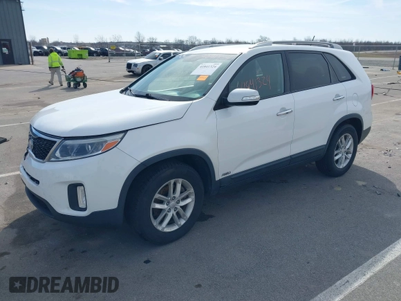 2014 Kia Sorento LX with VIN 5XYKTCA63EG545549, listed as a IAAI auction lot 41841324 with 173,813 mi miles and . Bid and sale history available at carsss.com. Image 17.