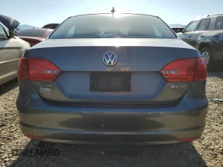 2011 Volkswagen Jetta SE z VIN 3VWDZ7AJ0BM395785, wystawiony jako Copart lot #55982785 z przebiegiem 116 183 mil mil oraz Szkoda całkowita • Salvage title. Historia ofert i sprzedaży dostępna na DreamBid. Obrazek 6.