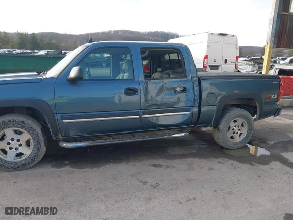 2006 Chevrolet Silverado 1500 LT2 with VIN 2GCEK13TX61129923, listed as a IAAI auction lot 41472900 with 171,490 mi miles. Bid and sale history available at carsss.com. Image 6.