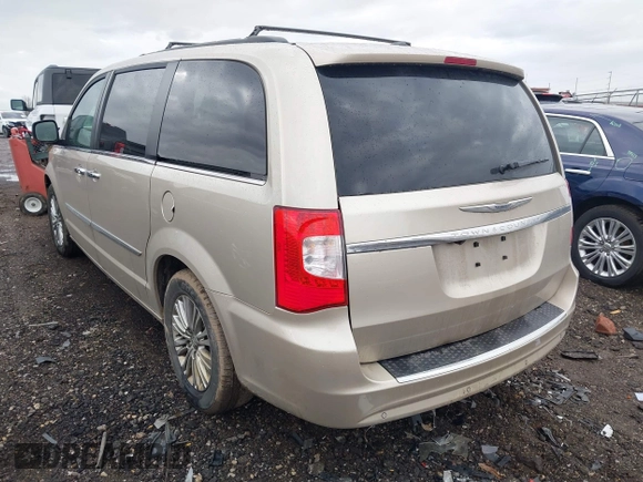 2016 Chrysler Town & Country Touring z VIN 2C4RC1CG5GR166771, wystawiony jako IAAI lot #41715807 z przebiegiem 121 652 mil mil oraz . Historia ofert i sprzedaży dostępna na DreamBid. Obrazek 3.