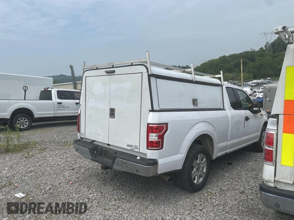 2019 Ford F-150 XL z VIN 1FTEX1C48KKE41467, wystawiony jako IAAI lot #42518514 z przebiegiem 107 651 mil mil oraz . Historia ofert i sprzedaży dostępna na DreamBid. Obrazek 4.