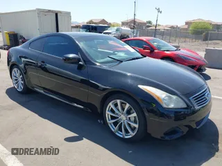 2009 Infiniti G37 with VIN JNKCV64E49M606137, listed as a IAAI auction lot 42007778 with 177,435 mi miles. Bid and sale history available at carsss.com. Image 1.