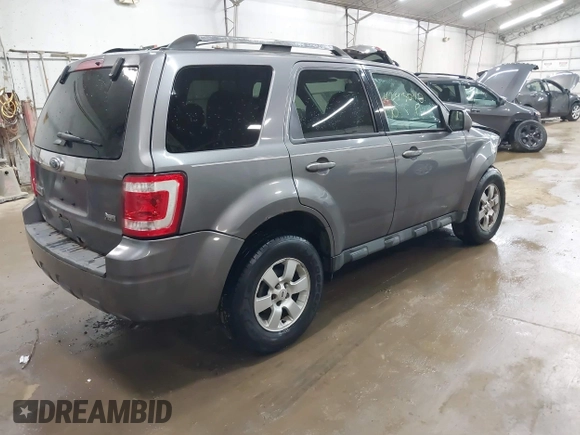 2010 Ford Escape Limited z VIN 1FMCU9EG2AKC17658, wystawiony jako IAAI lot #42430110 z przebiegiem 143 964 mil mil oraz . Historia ofert i sprzedaży dostępna na DreamBid. Obrazek 4.