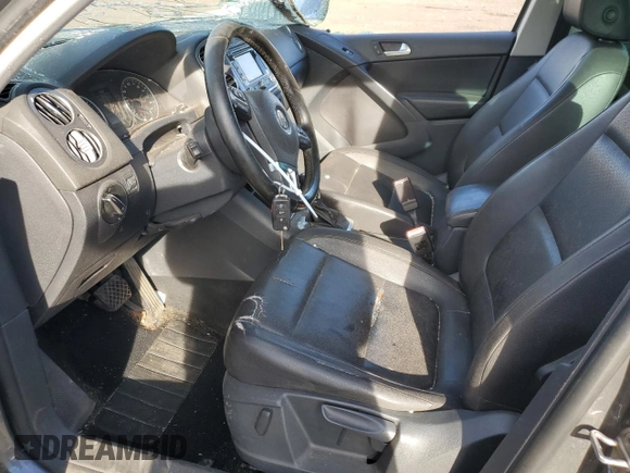 2013 Volkswagen Tiguan S z VIN WVGBV3AX3DW073322, wystawiony jako Copart lot #79616044 z przebiegiem 96 366 mil mil oraz Szkoda całkowita • Salvage title. Historia ofert i sprzedaży dostępna na DreamBid. Obrazek 7.