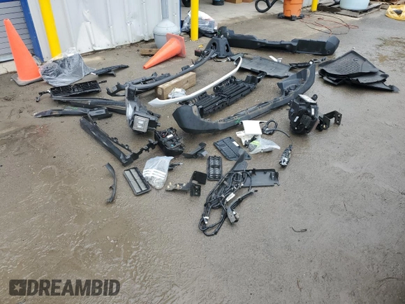 2022 Ford Bronco with VIN 1FMDE5BH8NLB86889, listed as a Copart auction lot 60898845 with 30,414 mi miles and Salvage title. Bid and sale history available at DreamBid. Image 13.