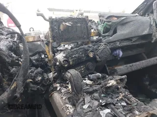 2018 Ford F-150 XL z VIN 1FTFW1E15JFD90723, wystawiony jako IAAI lot #41106449 z przebiegiem Nie podano mil oraz . Historia ofert i sprzedaży dostępna na DreamBid. Obrazek 11.