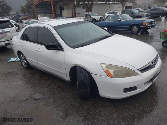 2006 Honda Accord Sdn LX with VIN 1HGCM56456A007605, listed as a IAAI auction lot 41736525 with 192209 miles. Bid and sale history available at carsss.com. Image 1.