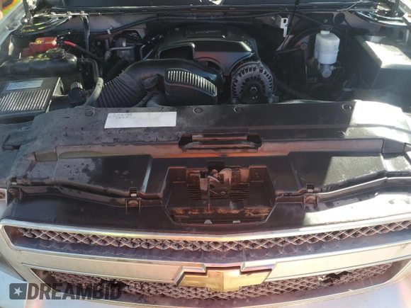 2010 Chevrolet Suburban LT with VIN 1GNUCJE08AR133956, listed as a Copart auction lot 76145714 with 212,459 mi miles and Salvage Title. Bid and sale history available at carsss.com. Image 12.