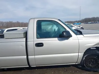 2006 Chevrolet Silverado 1500 Work Truck with VIN 3GCEC14X96G157606, listed as a IAAI auction lot 41608801 with 226,617 mi miles. Bid and sale history available at carsss.com. Image 13.