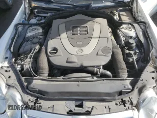2008 Mercedes-Benz SL 550 z VIN WDBSK71FX8F136660, wystawiony jako Copart lot #53277185 z przebiegiem 74 827 mil mil oraz Szkoda całkowita • Salvage title. Historia ofert i sprzedaży dostępna na DreamBid. Obrazek 11.