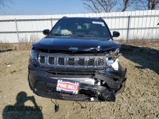 2024 Jeep Compass Latitude Lux with VIN 3C4NJDFN1RT104509, listed as a Copart auction lot 45454915 with 31 mi miles and Salvage title. Bid and sale history available at DreamBid. Image 5.